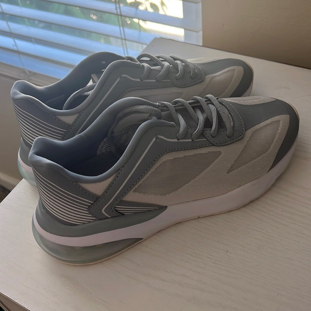 Chunky sneakers